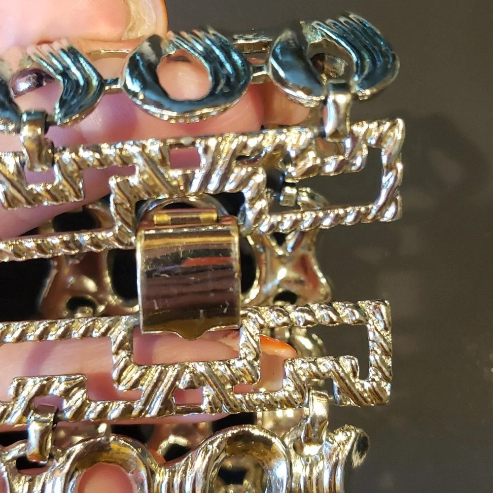 Silvertone bracelet - Picture 2 of 4